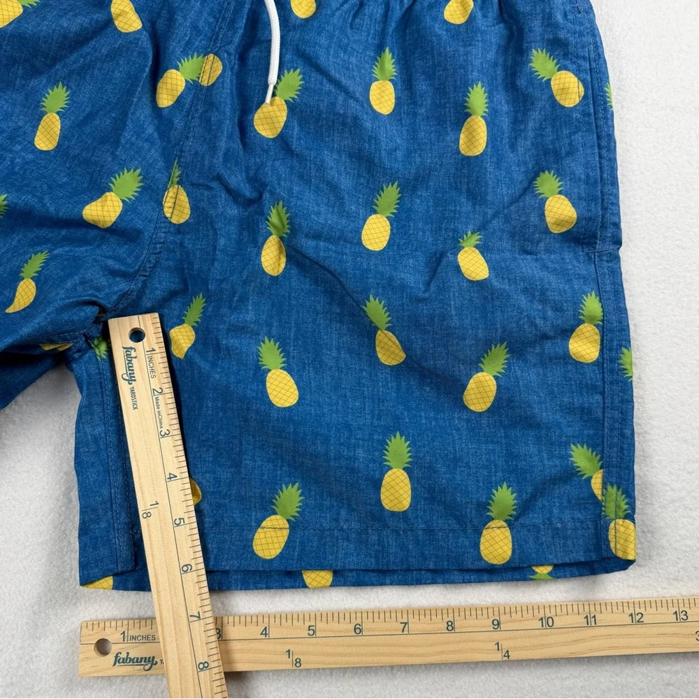 Trunks Surf & Swim Co Men’s Swimwear Board Shorts Pineapple Print Lined‎ Large